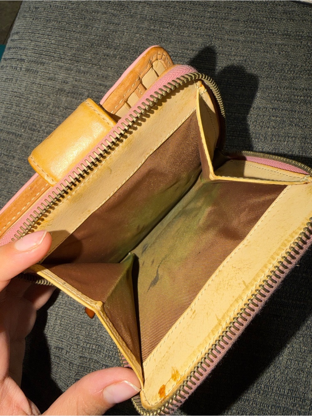 Vintage Dooney & Bourke Pink Leather Compact Wallet - Picture 7 of 7